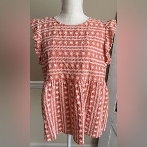 Beautiful boutique top! 🌼